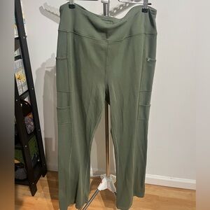 Jaanuu High Waisted Yoga Scrub Pants in Green